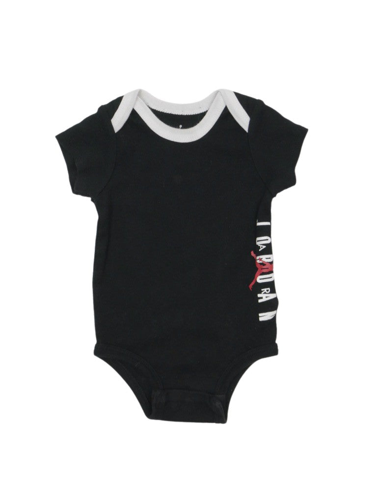 3748-cache-couche-jordan