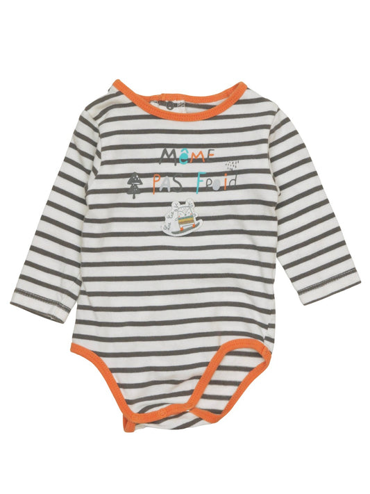 5818-cache-cocuhe-manches-longues