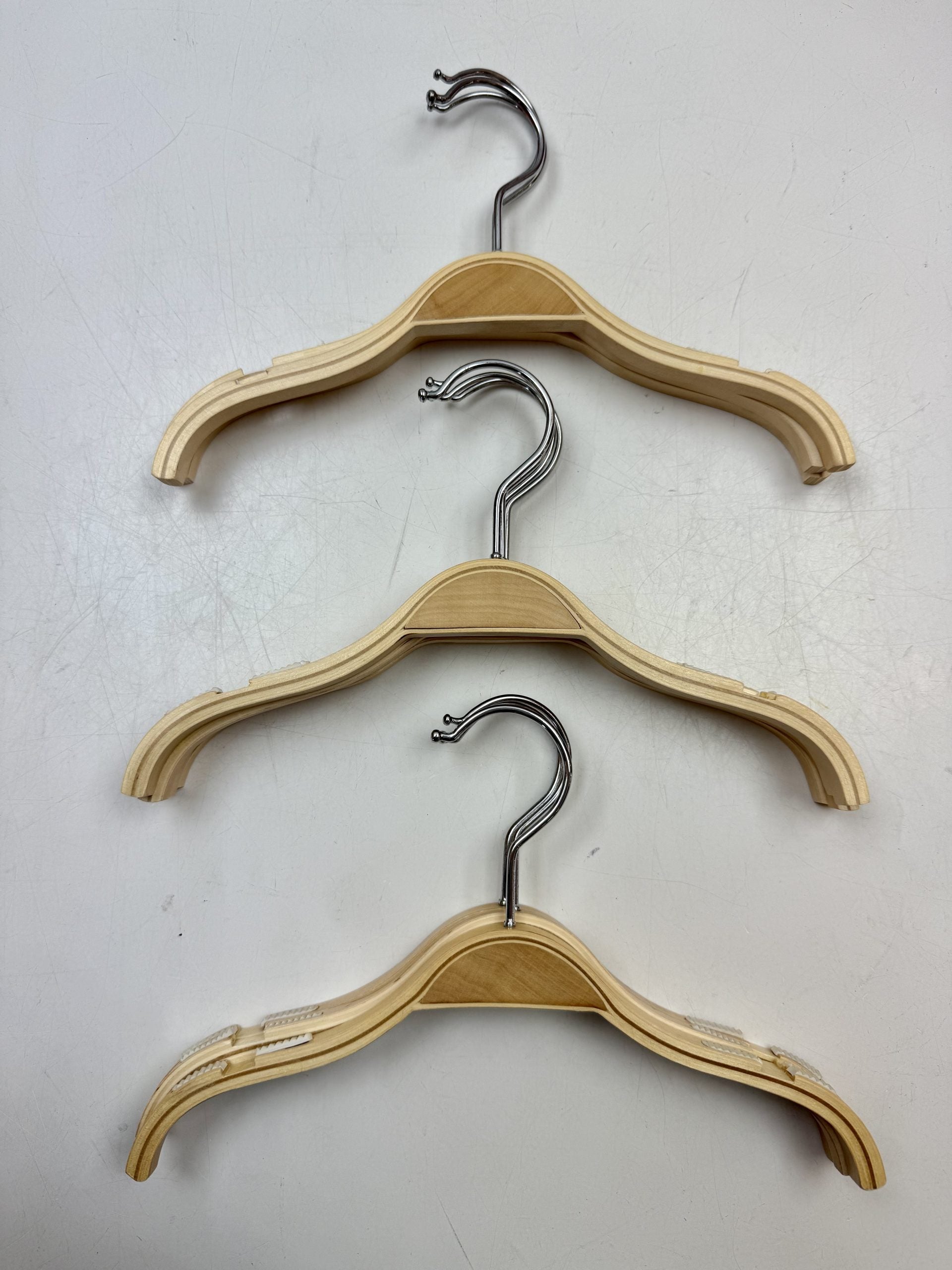 13651-cintres-en-bois-format-b-b