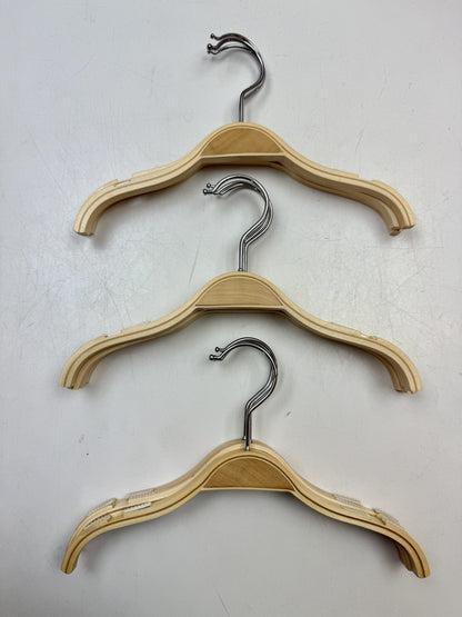 13651-cintres-en-bois-format-b-b