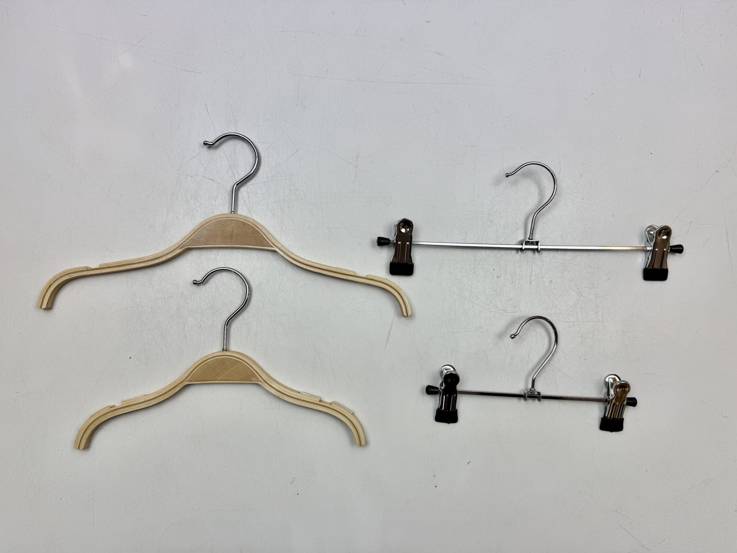 13654-cintres-a-clip-format-enfant